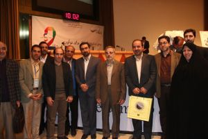 دریافت تندیس و لوح دومین جشنواره نوآوری دانشگاه علوم پزشکی تهران ۱۳۹۱: عکس شماره 10 / 10